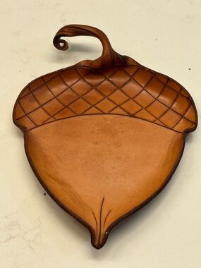 Hand tooled Leather Acorn Trinket Dish - Tan Candles in the Wind, Made USA